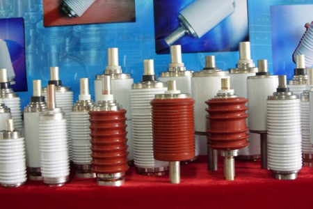 如何判斷真空斷路器中的真空滅弧室需要更換？