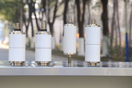 真空開關(guān)管結(jié)構(gòu)及工藝有怎樣的特點(diǎn)和優(yōu)勢(shì)？